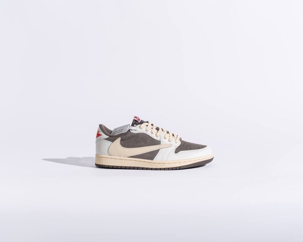 Air Jordan 1 Low Travis Scott Reverse Mocha