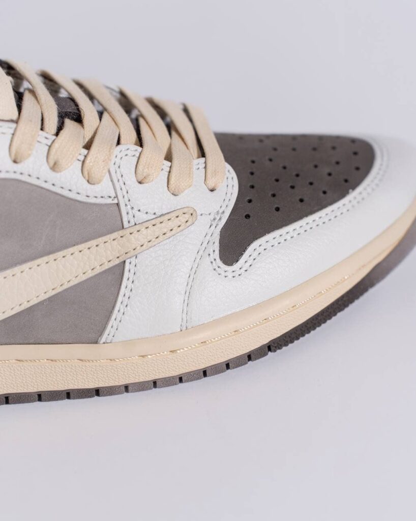 Air Jordan 1 Low Travis Scott Reverse Mocha