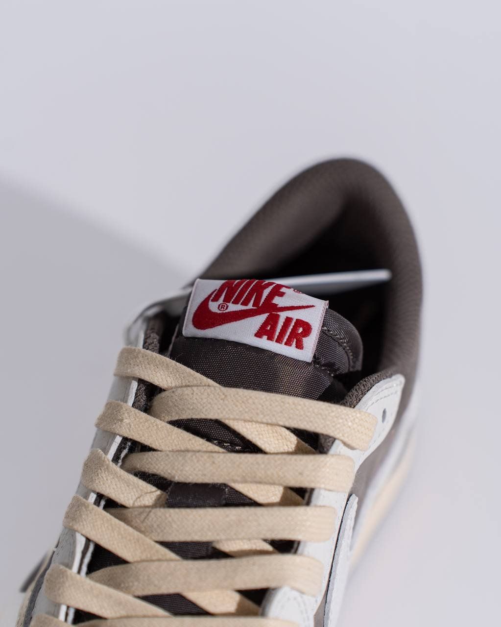 Air Jordan 1 Low Travis Scott Reverse Mocha