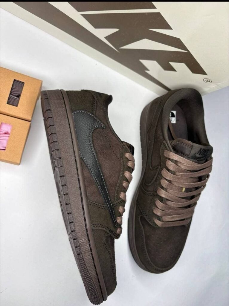 Air Jordan 1 Retro Low OG SP Travis Scott Velvet Brown