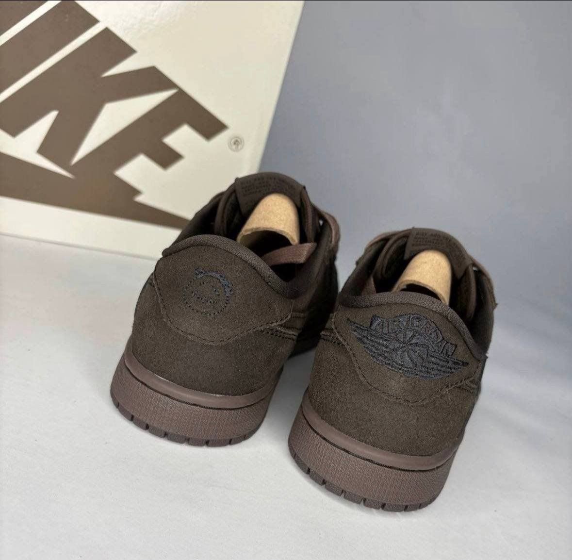 Air Jordan 1 Retro Low OG SP Travis Scott Velvet Brown