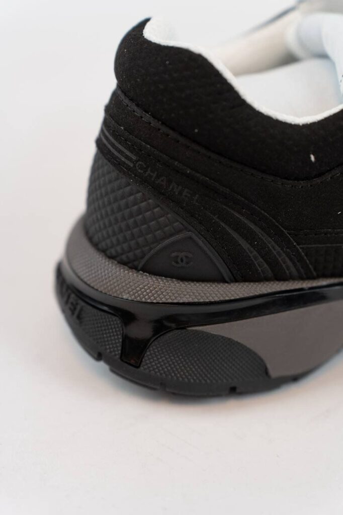 Channel sneakers zwart