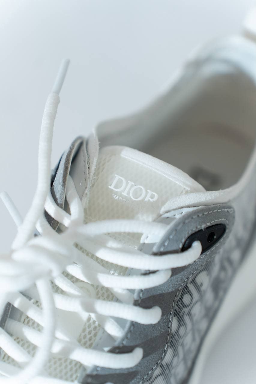 Dior b25 grijs