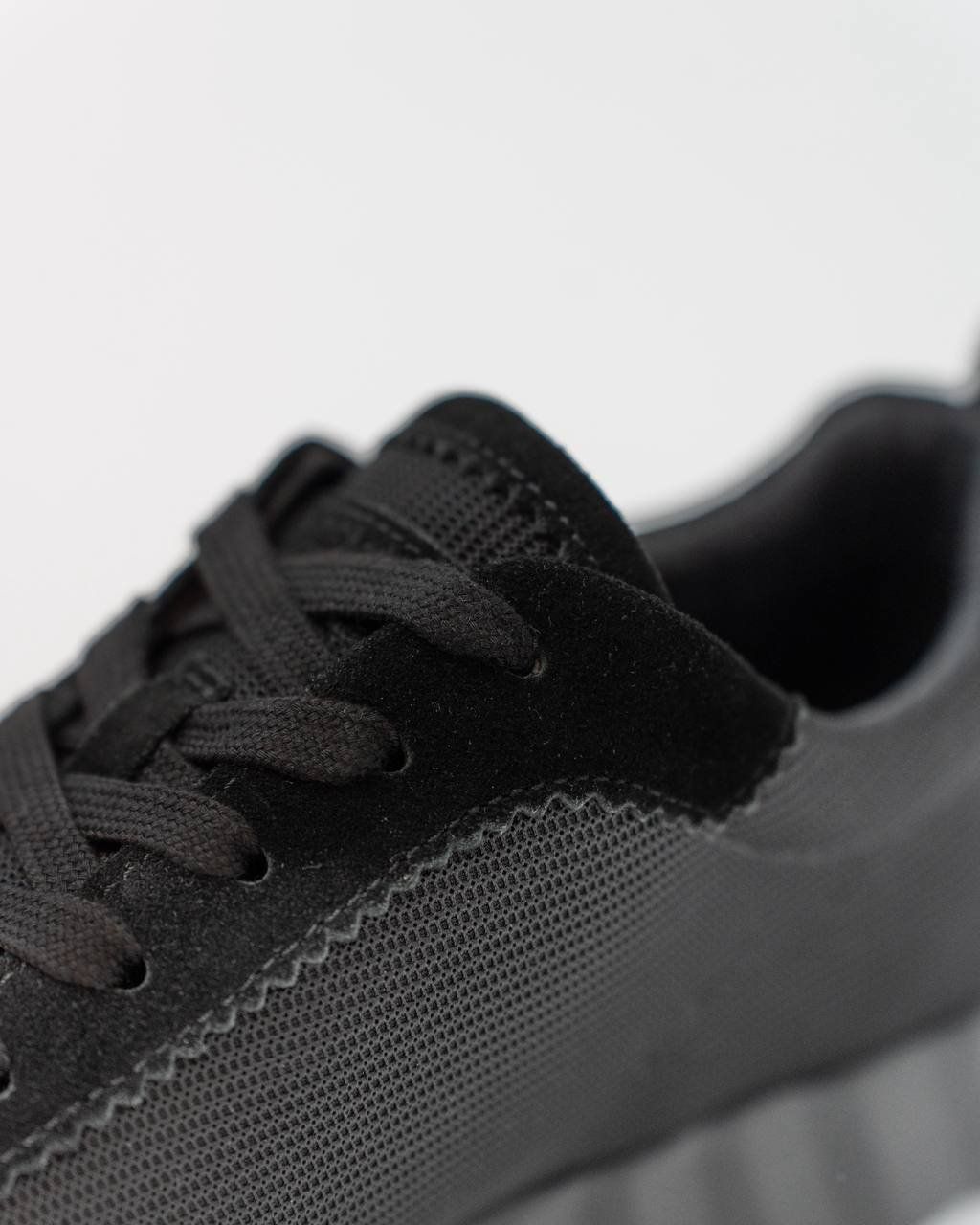 hermes bouncing black on black