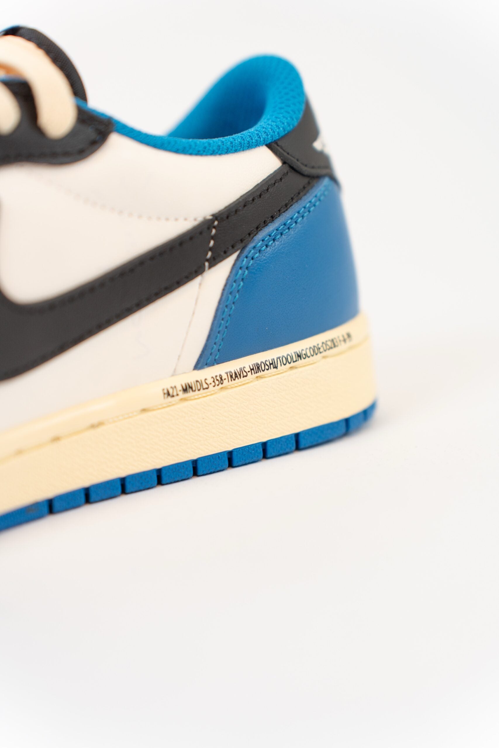 Air Jordan 1 Low Travis Scott Fragment