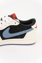Jordan 1 Travis Scott