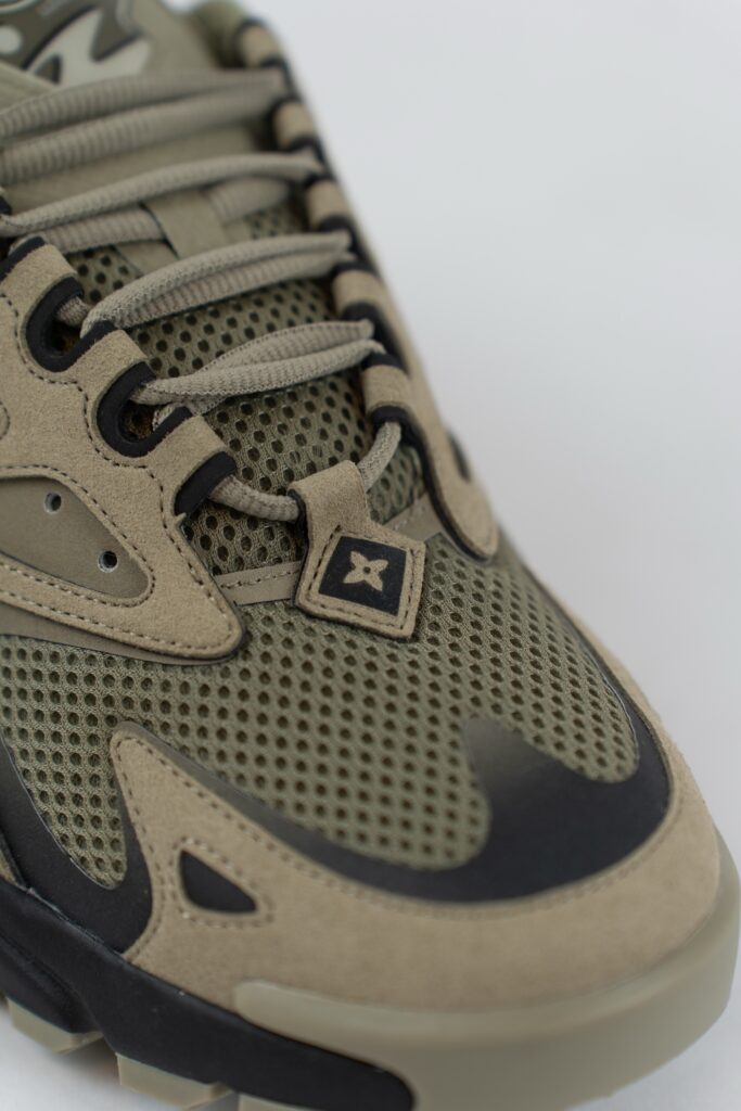 LV Runner Tatic Sneaker