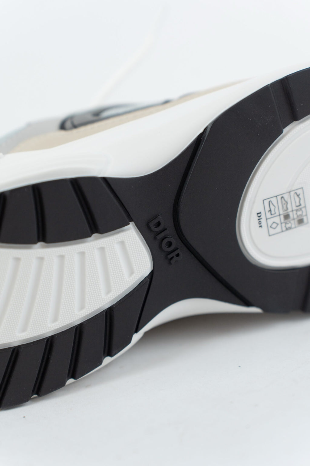Dior b30