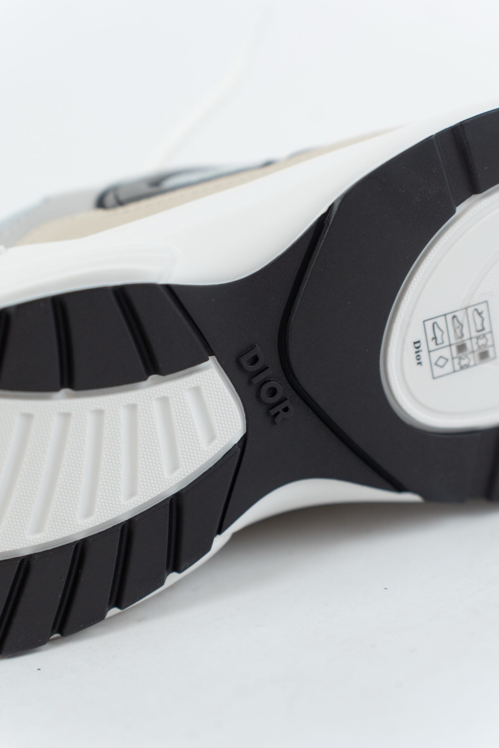 Dior b30