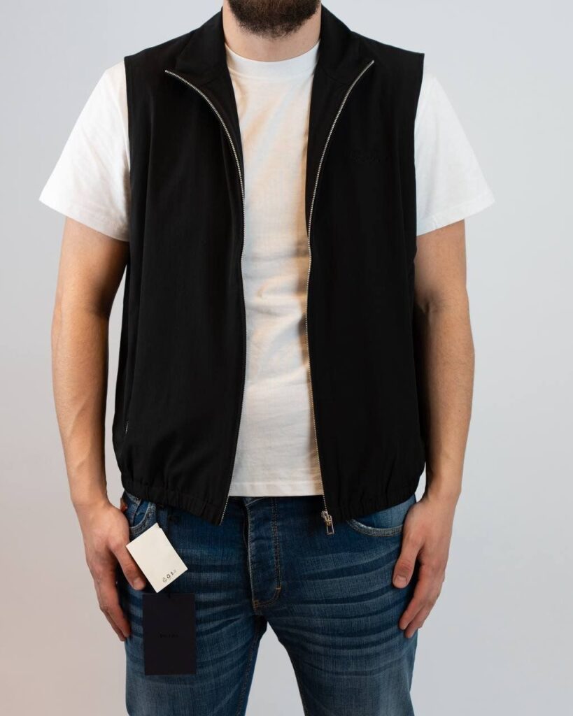 loro piana bodywarmer zwart