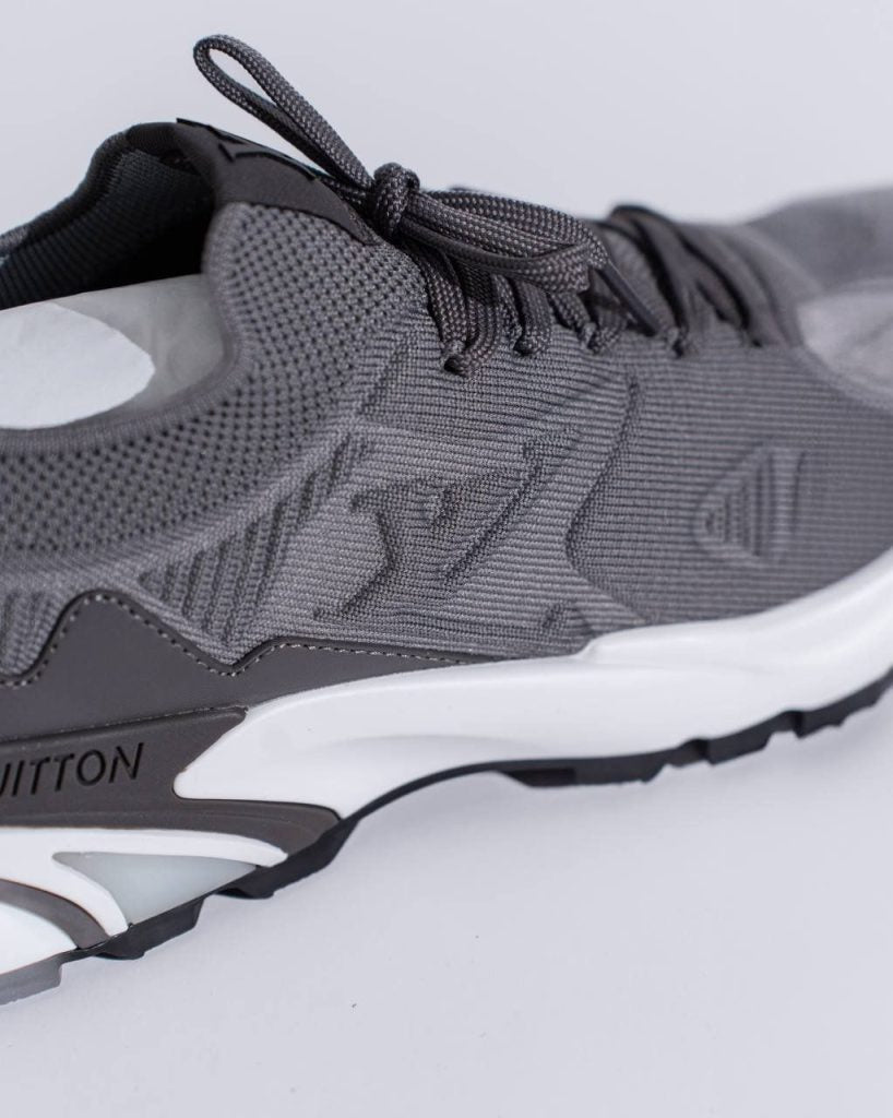 LV Runner Tatic Sneaker
Grijs