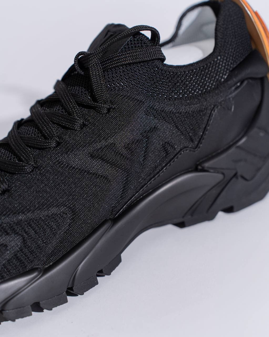 LV Runner Tatic Sneaker