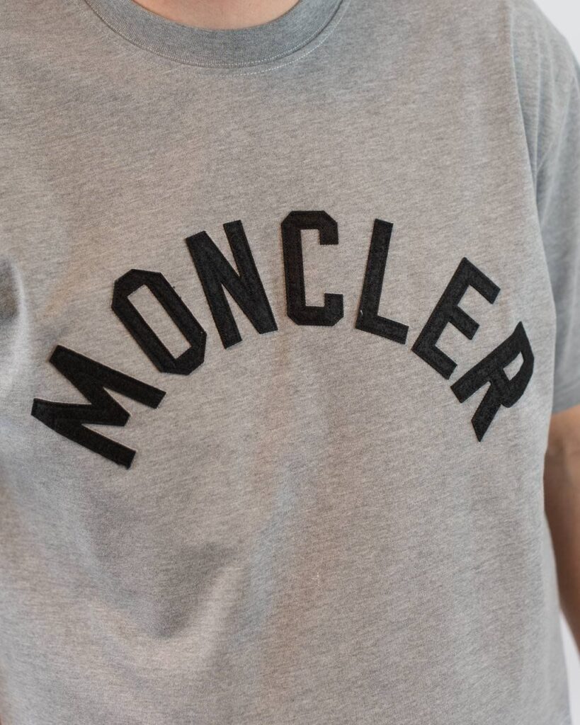 Moncler t-shirt grijs