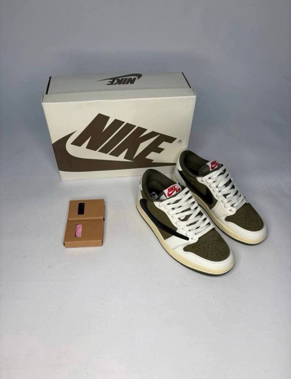 Nike Air Jordan 1 Low Travis Scott Medium Olive