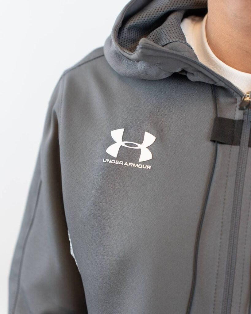 under armour trainingspak griis